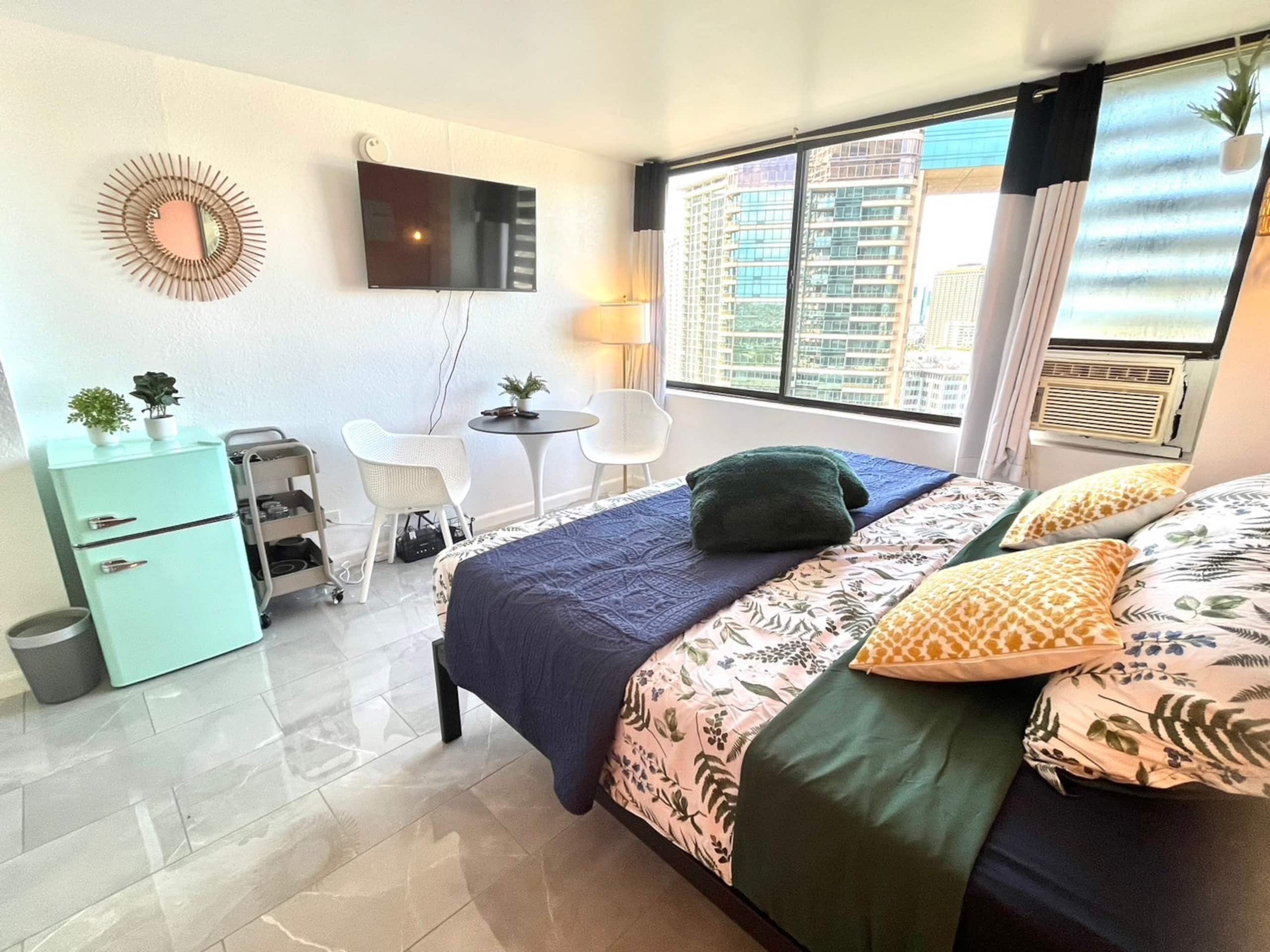 Condo in Honolulu · ★4.65 · Studio · 1 bed · 1 bath - Image 29