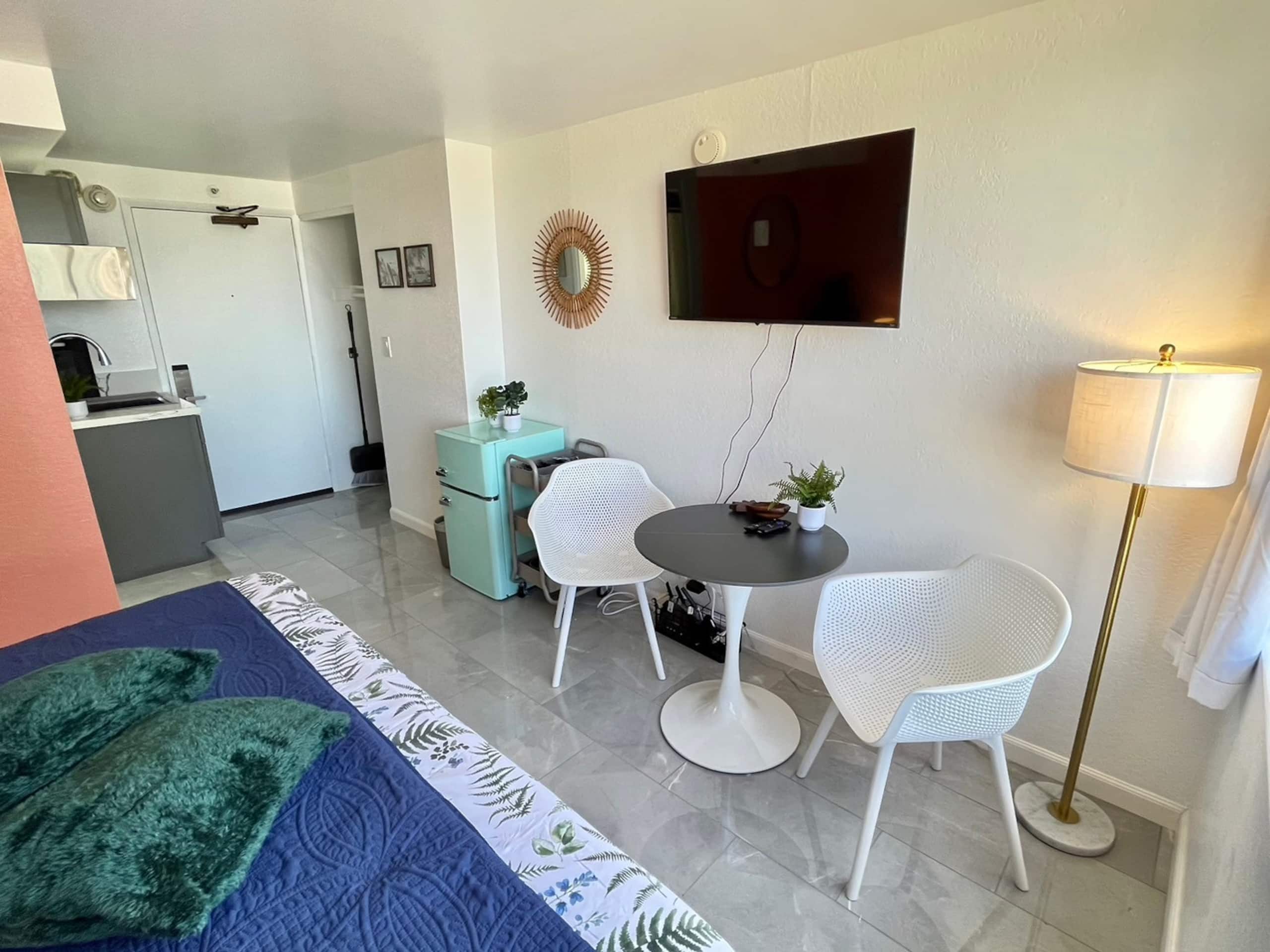 Condo in Honolulu · ★4.65 · Studio · 1 bed · 1 bath - Image 9
