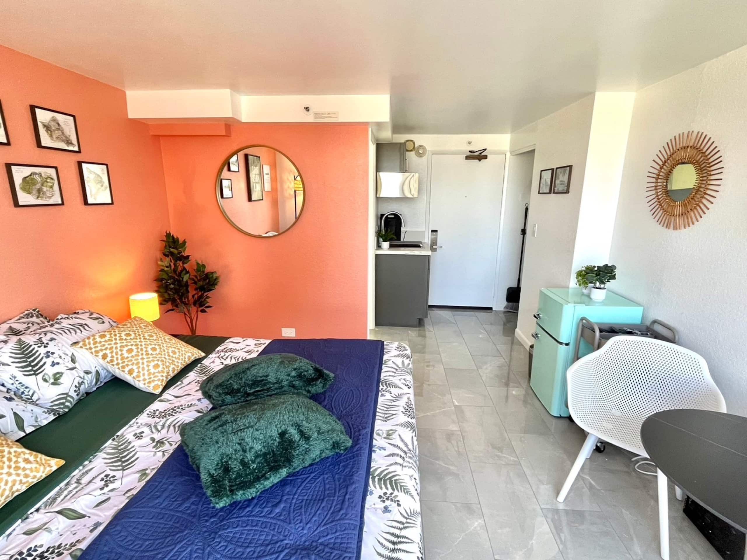 Condo in Honolulu · ★4.65 · Studio · 1 bed · 1 bath - Image 35
