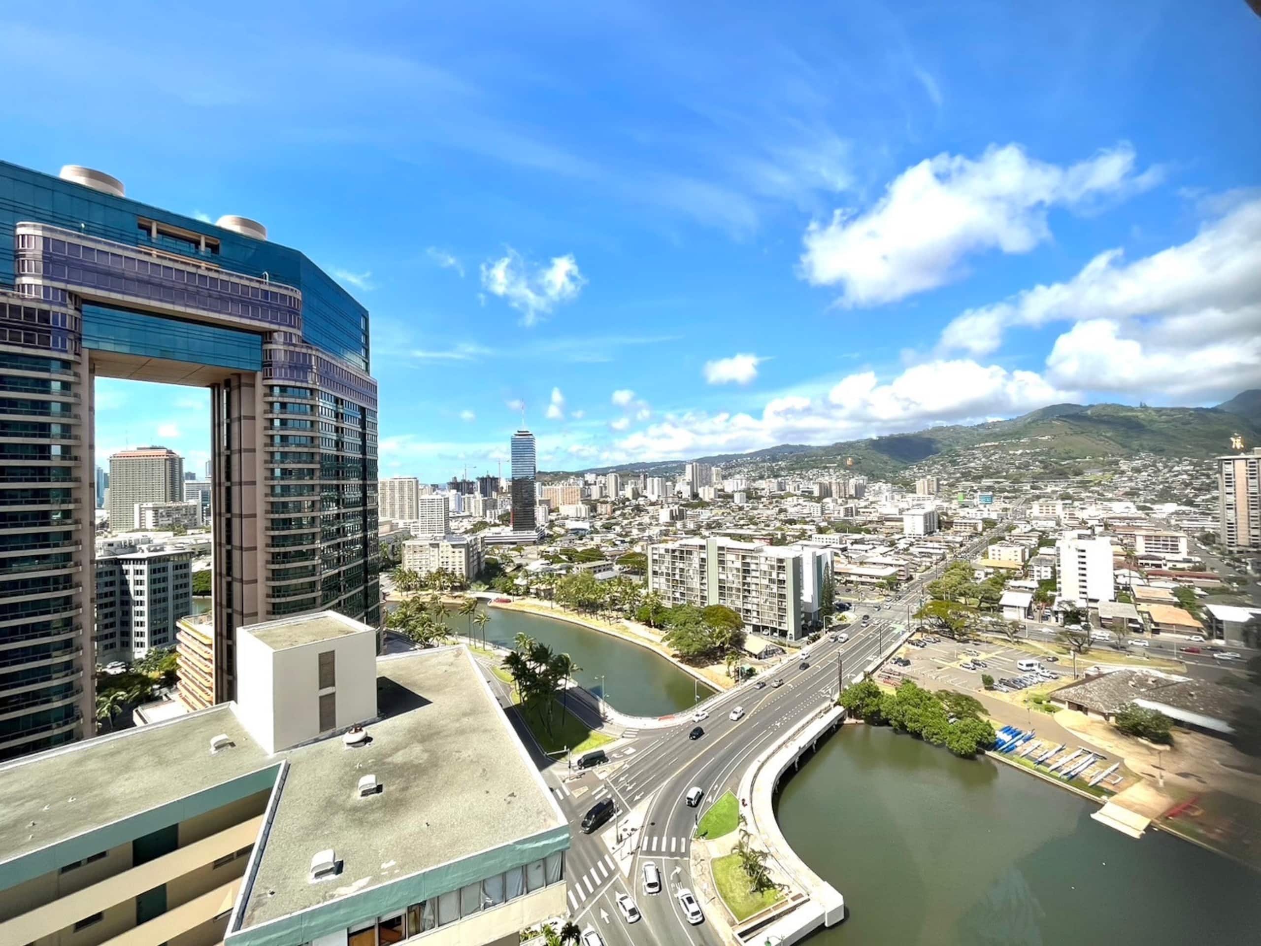 Condo in Honolulu · ★4.65 · Studio · 1 bed · 1 bath - Image 22
