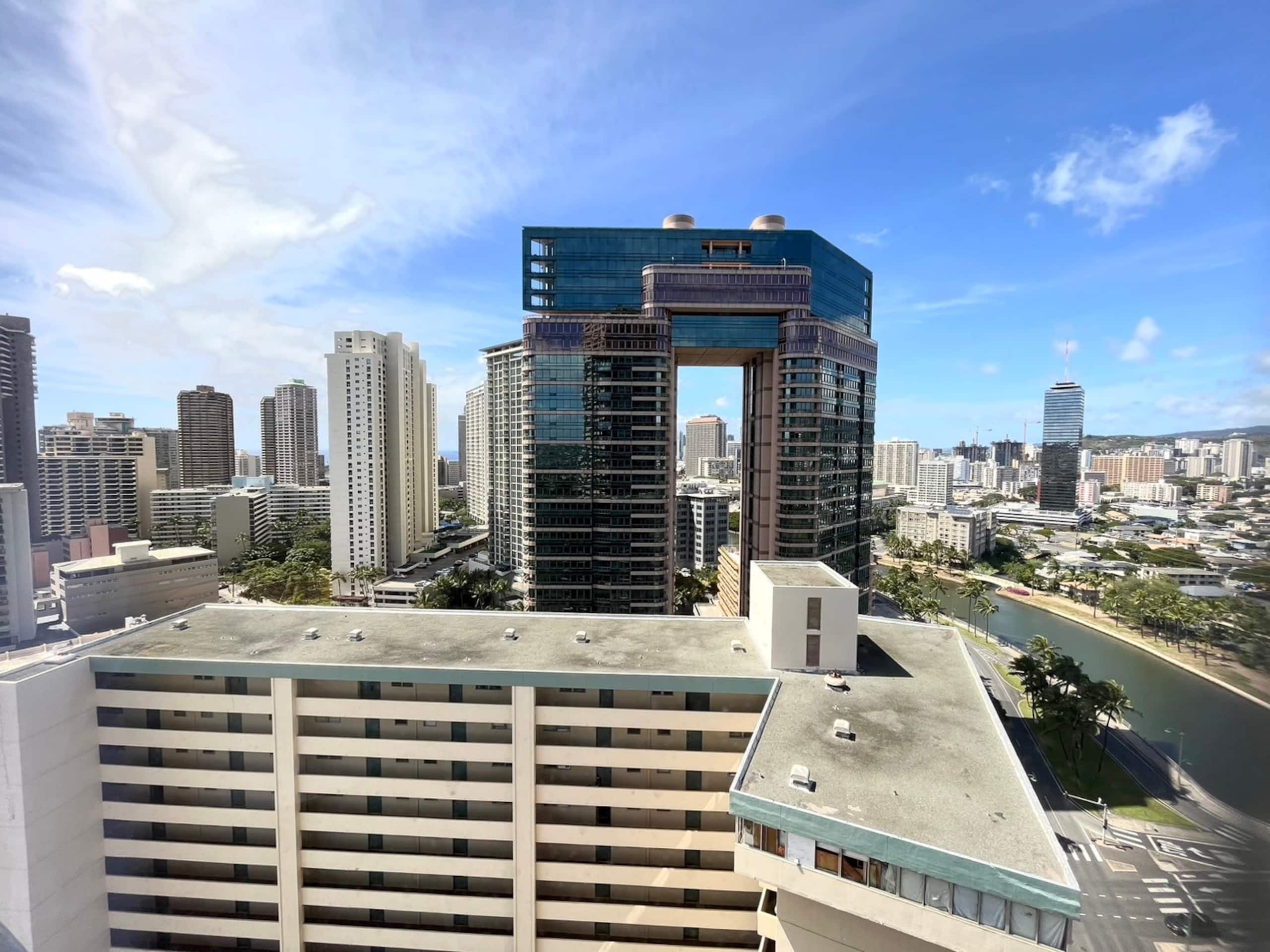Condo in Honolulu · ★4.65 · Studio · 1 bed · 1 bath - Image 20