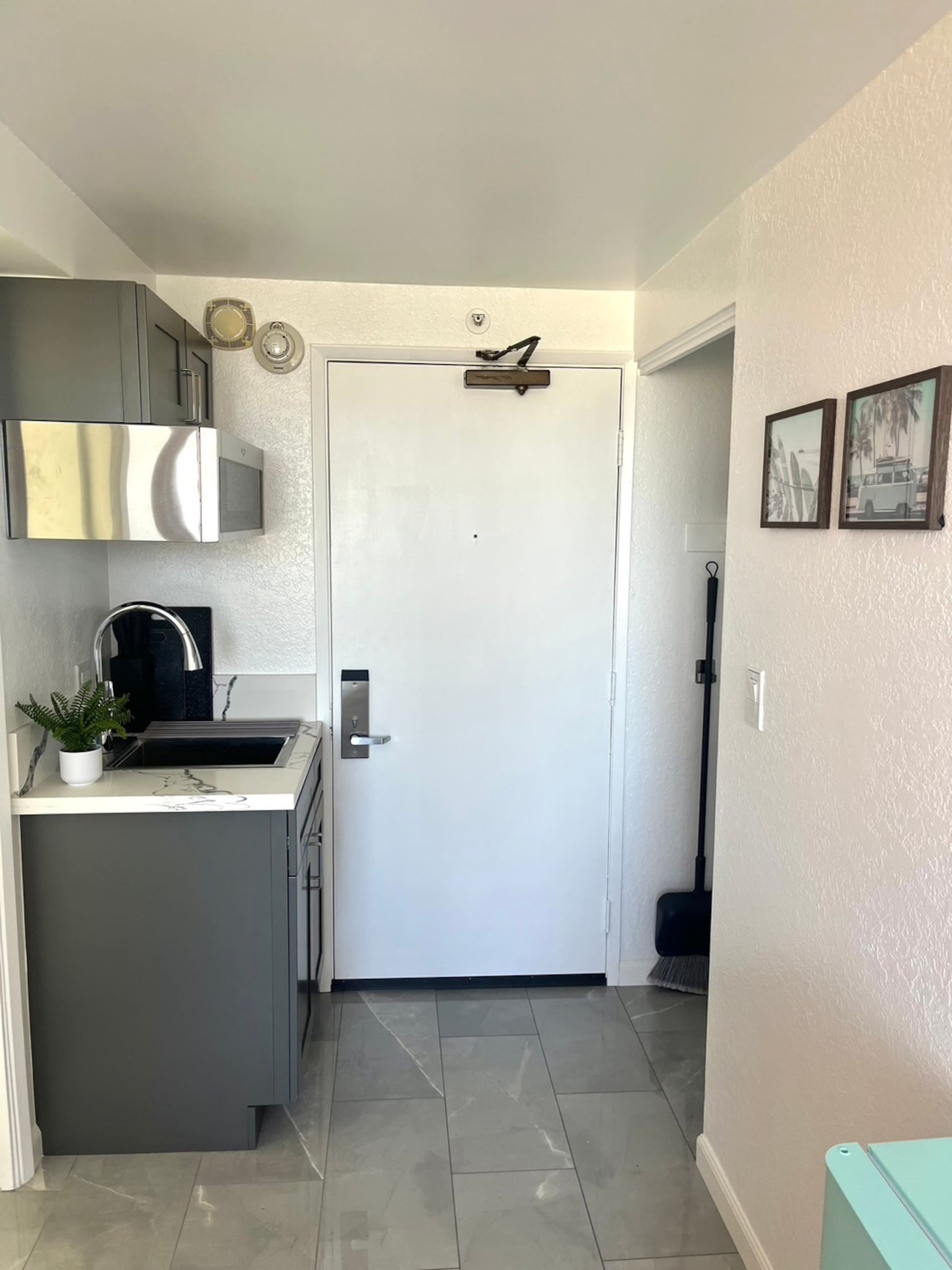 Condo in Honolulu · ★4.65 · Studio · 1 bed · 1 bath - Image 4