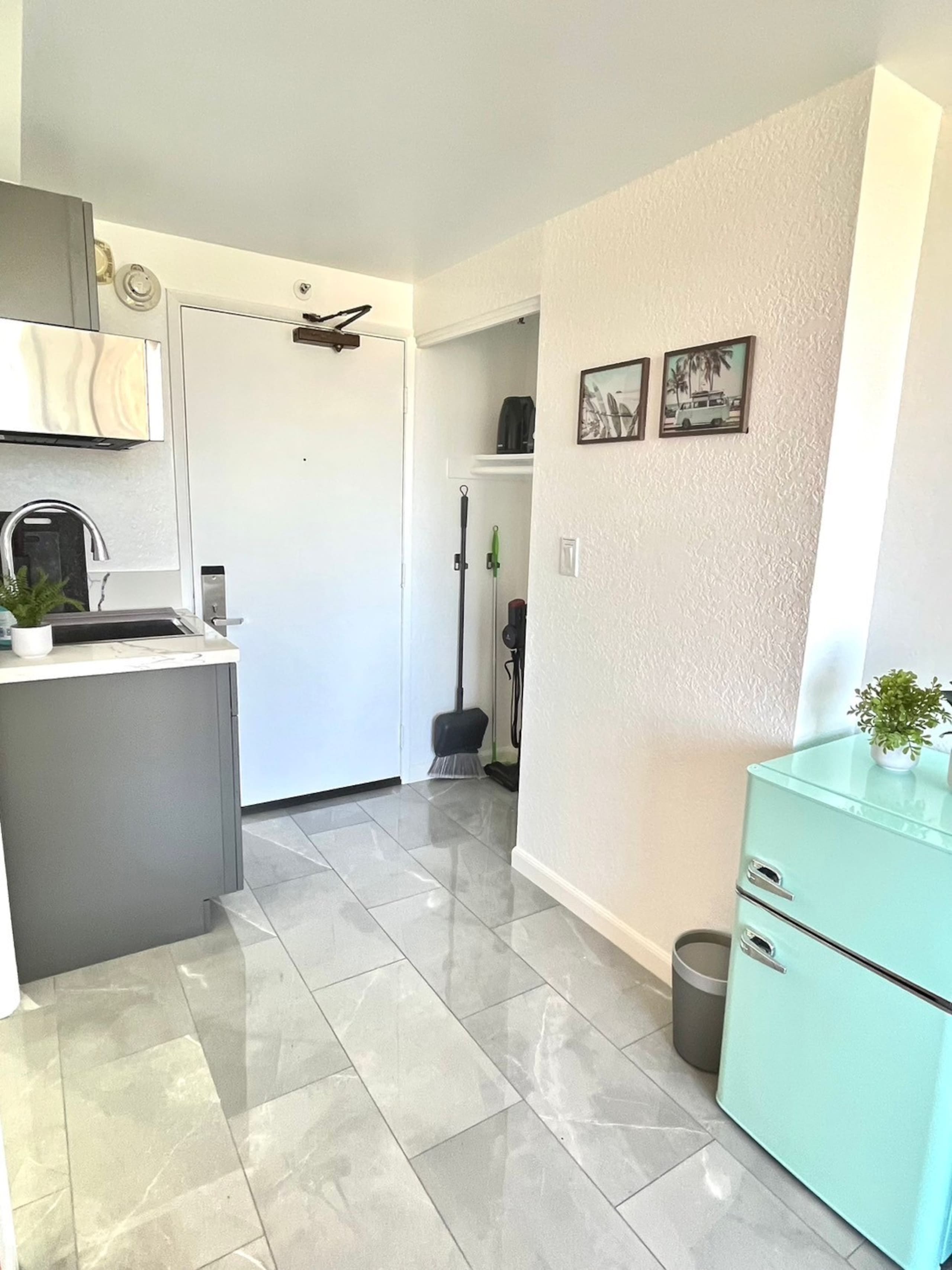 Condo in Honolulu · ★4.65 · Studio · 1 bed · 1 bath - Image 2