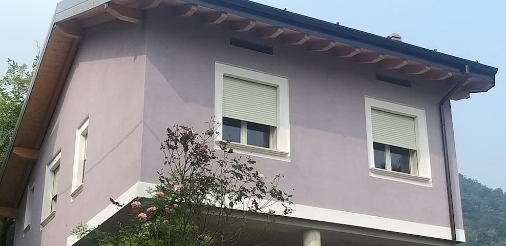 Entire home with 1 bedrooms in Lake Iseo - Casa Mavi Franciacorta/Iseo Lake