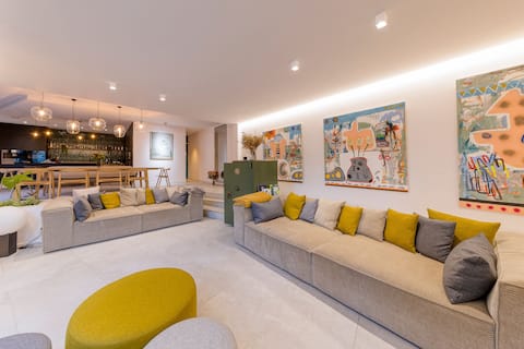 Luxury town house in the center