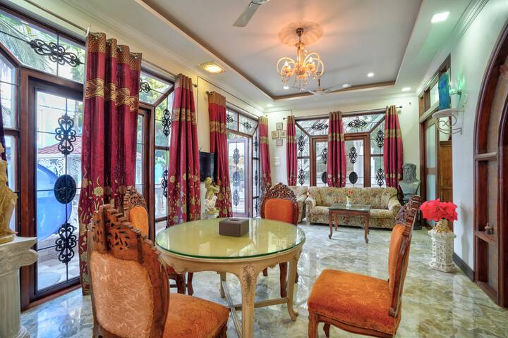 Living room image 3