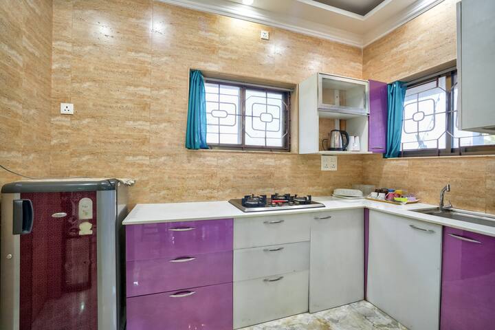 Full kitchen image 1