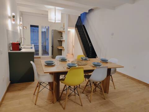 Family home with terrace for 7 guests