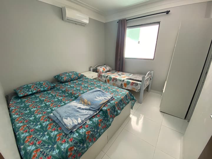 1 krevat i plotë
1 krevat tek
