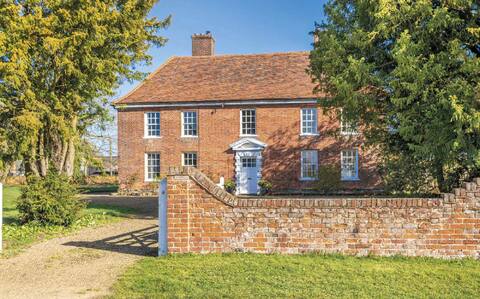 Georgian Farmhouse in Serene Countryside