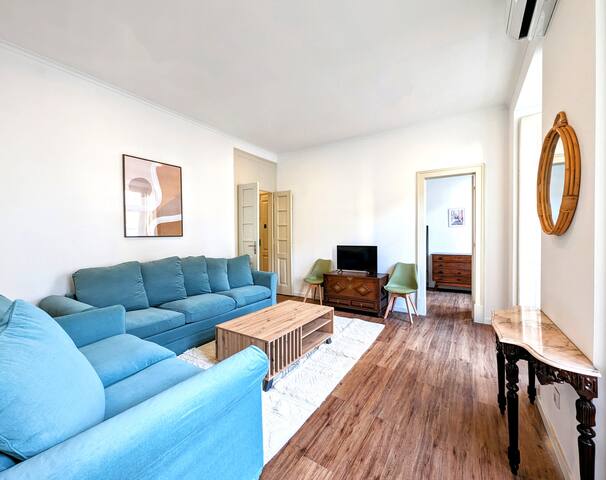 New! Kings Apartment V gallery image 2