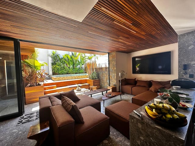 Seaview rooftop with private heated pool &barbecue gallery image 4