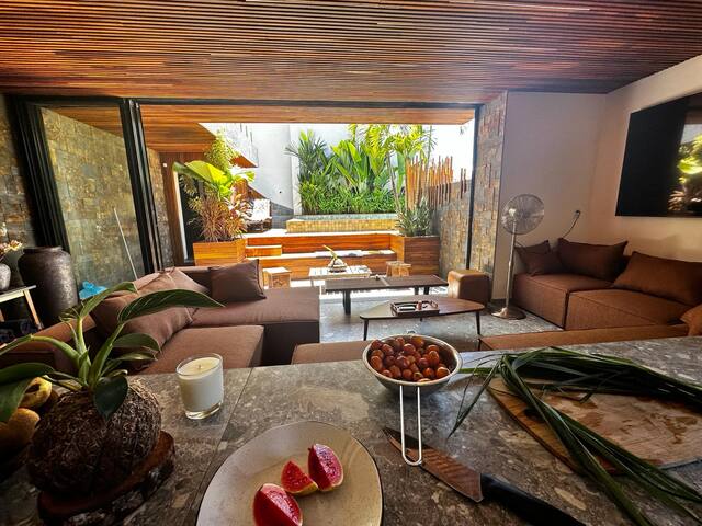 Seaview rooftop with private heated pool &barbecue gallery image 2