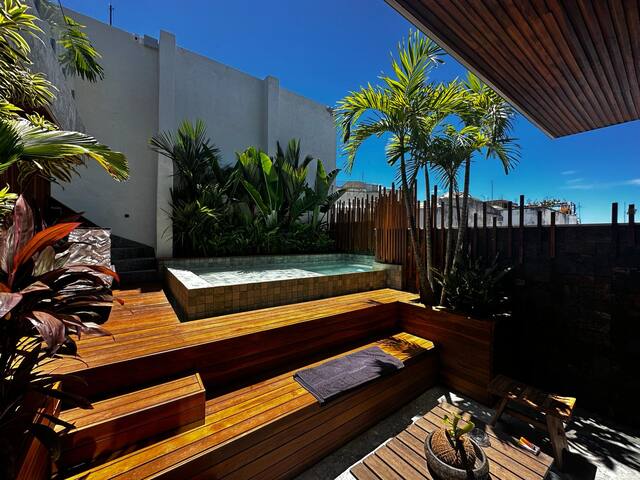 Seaview rooftop with private heated pool &barbecue gallery image 5