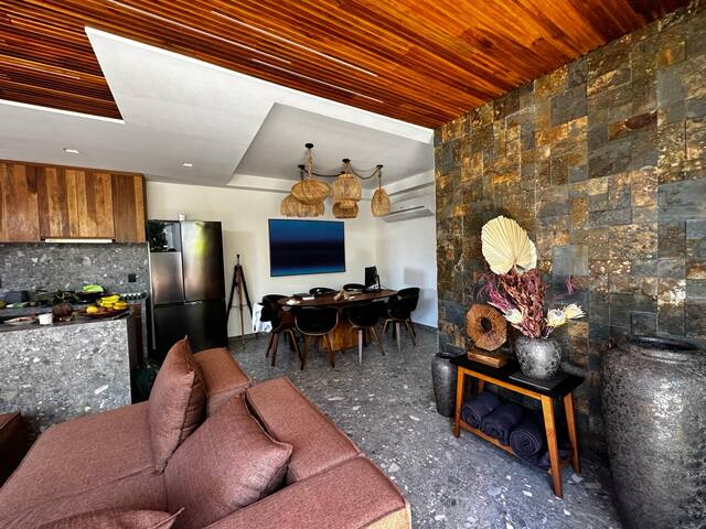 Seaview rooftop with private heated pool &barbecue gallery image 3