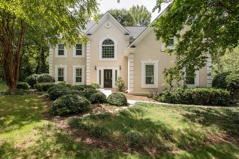 NEW Southern Charm ATL 4 Bdr/3 Bath Executive Home