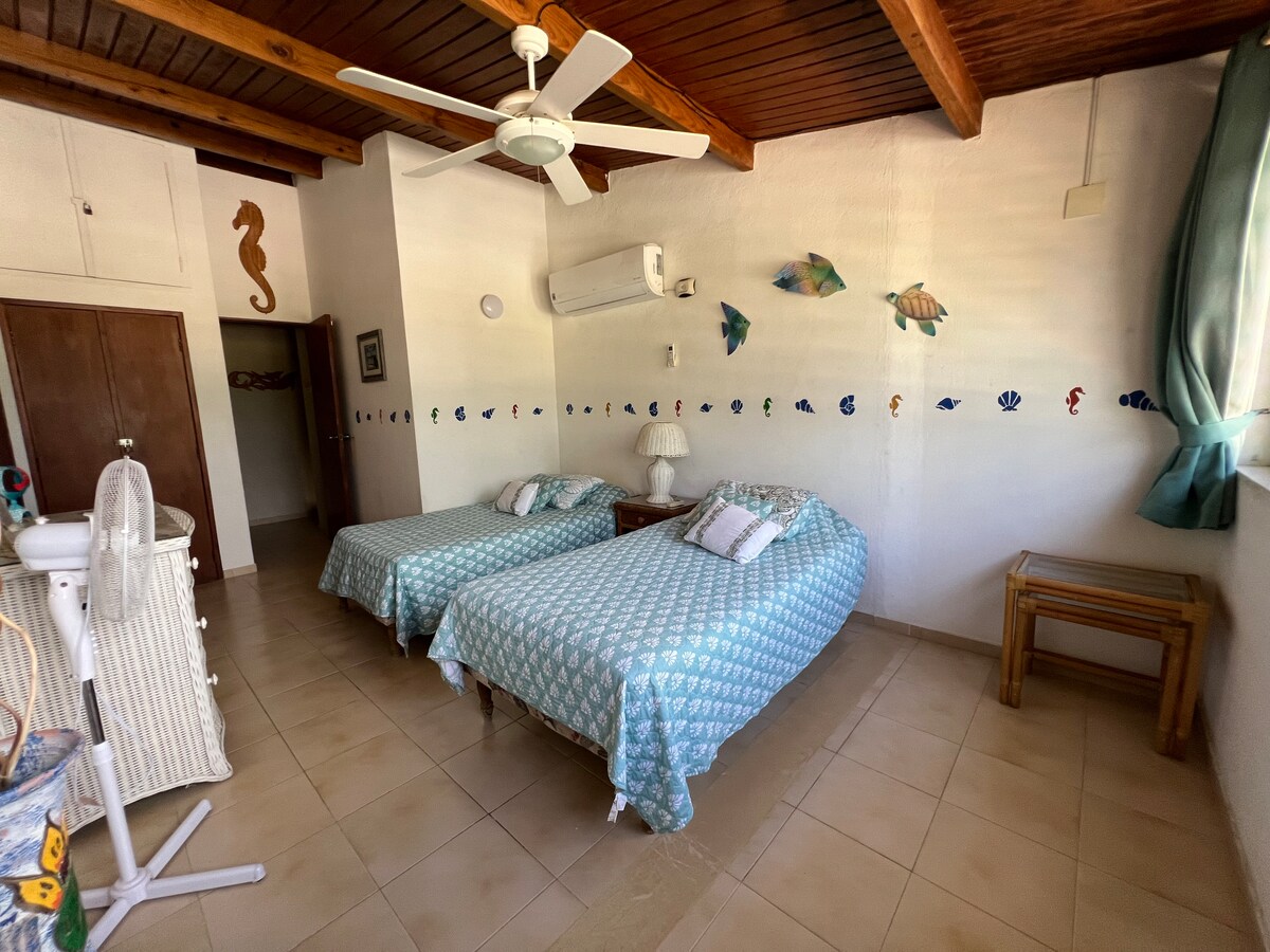 Друг изглед към спалнята за гости