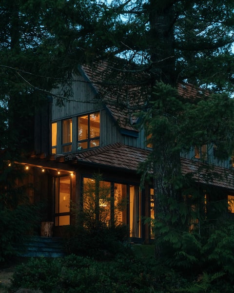 Mt. Hood Retreat on Private Mountain Lake