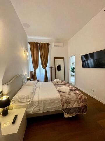 Luxury apartment in center Rome gallery image 3