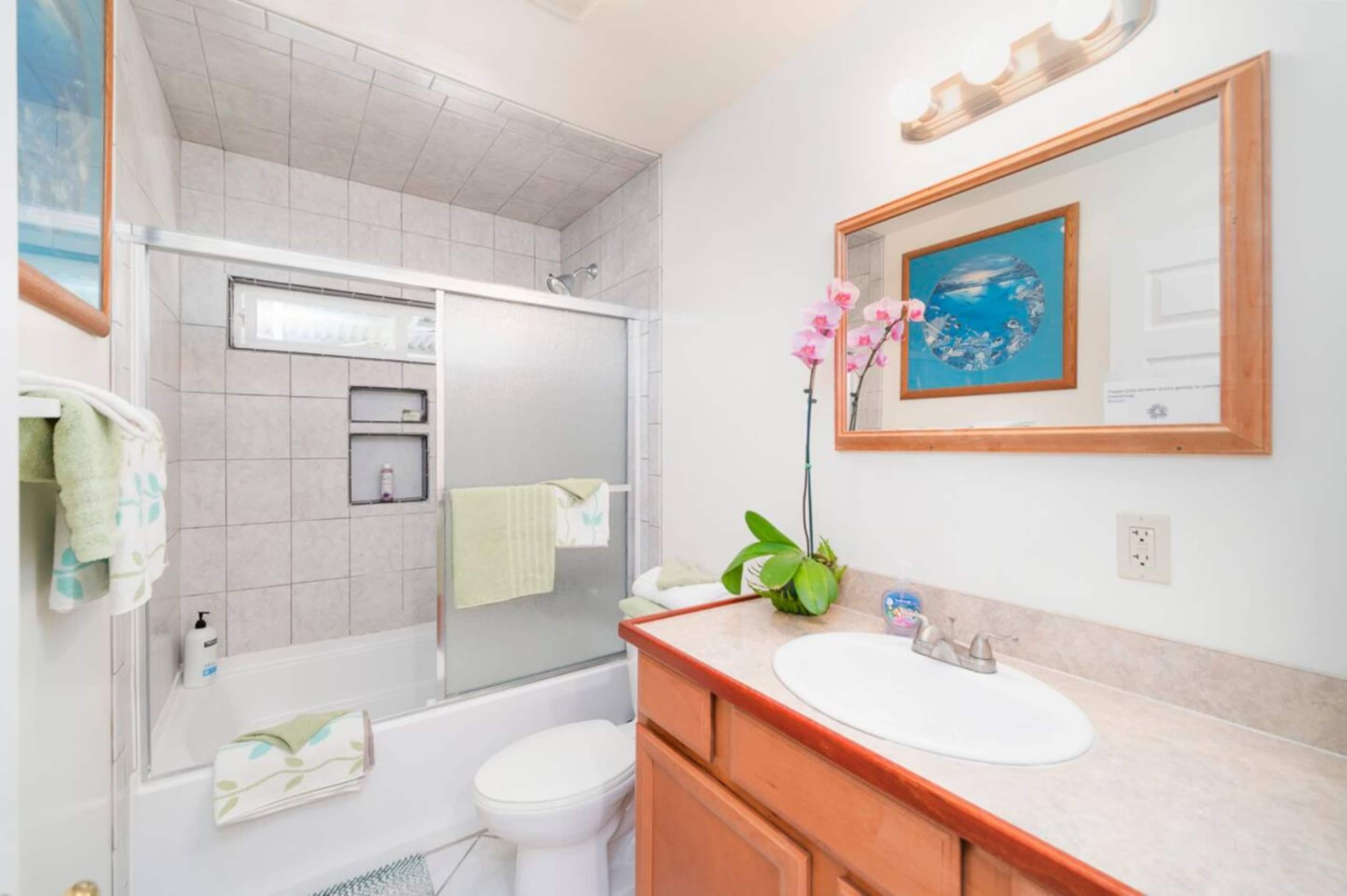 Home in Keaau · ★4.91 · 2 bedrooms · 2 beds · 2 private baths - Image 12