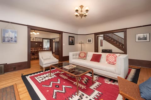 Top Airbnb: Historic 5-BR Craftsman Downtown Palo Alto in Palo Alto