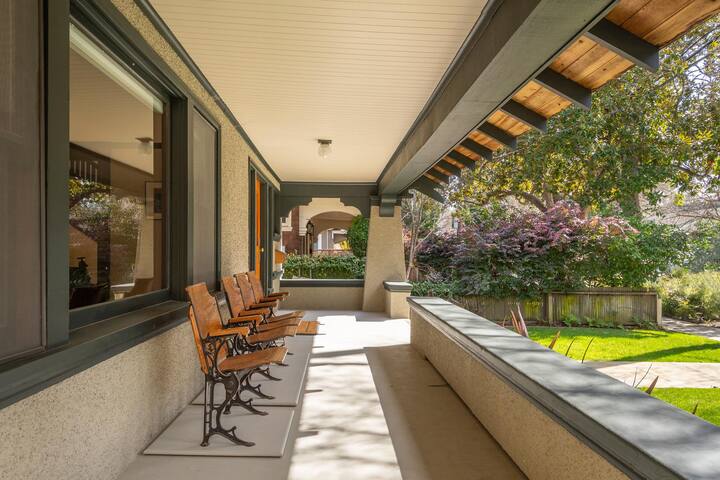 Special Downtown Palo Alto House gallery image 5