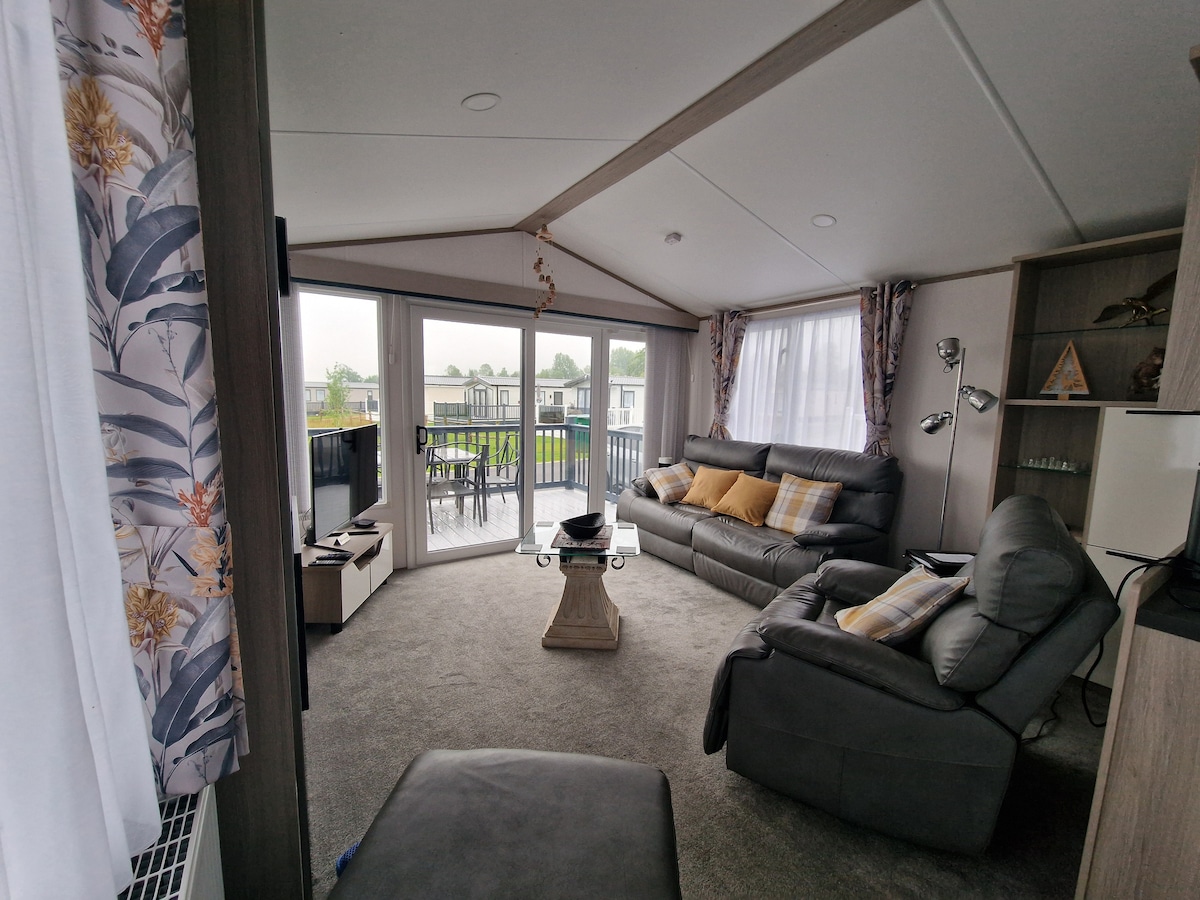 Top Airbnb: Holiday Home in Tosside (sleeps 4 + infant) in North Yorkshire