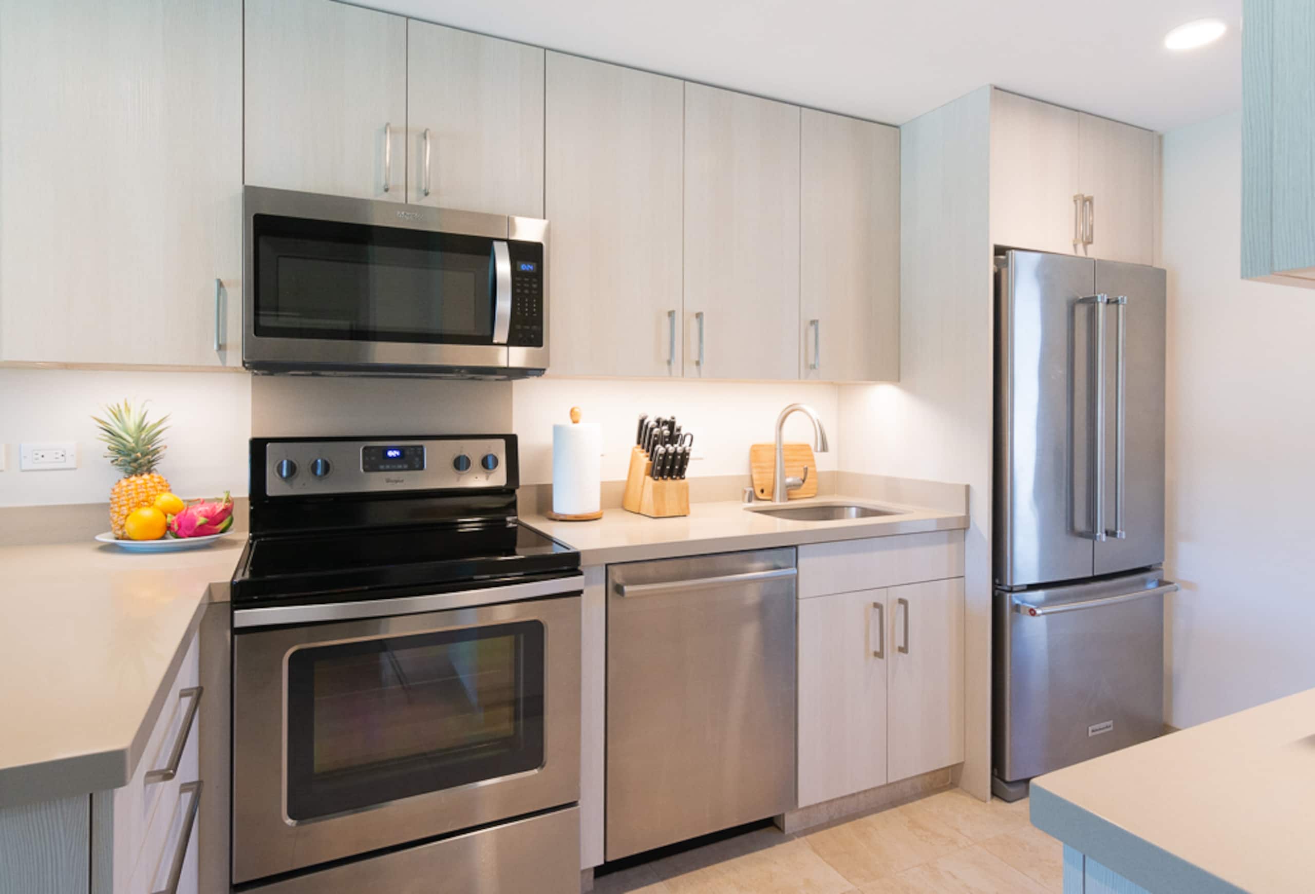 Hotel in Lahaina · ★4.57 · 1 bedroom · 3 beds · 1 shared bath - Image 7