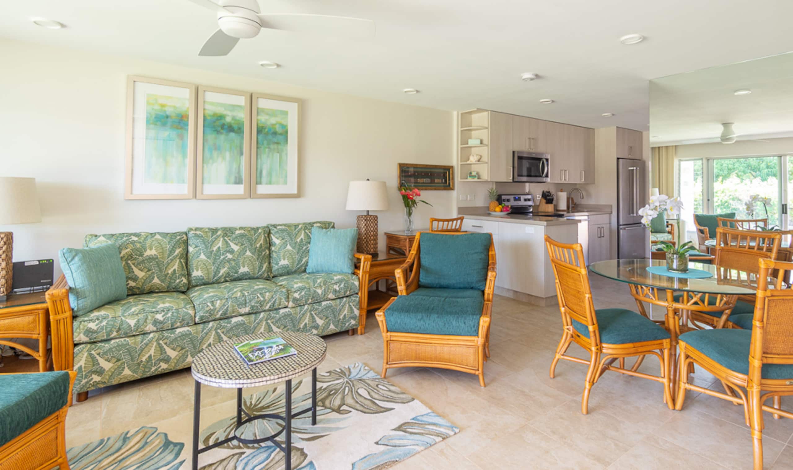 Hotel in Lahaina · ★4.57 · 1 bedroom · 3 beds · 1 shared bath - Image 1