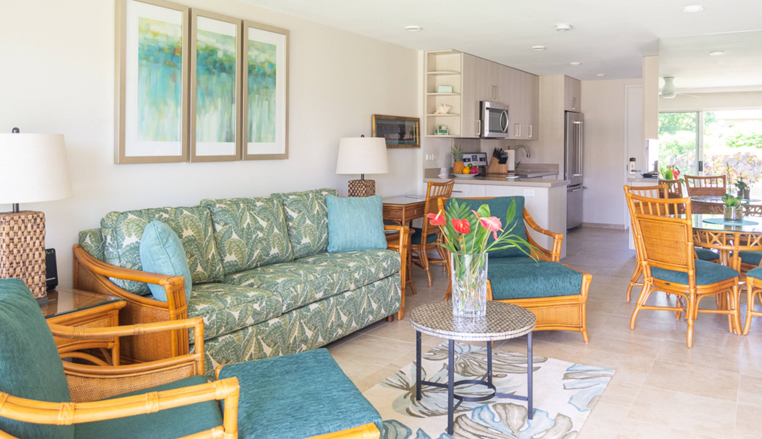 Hotel in Lahaina · ★4.57 · 1 bedroom · 3 beds · 1 shared bath - Image 6