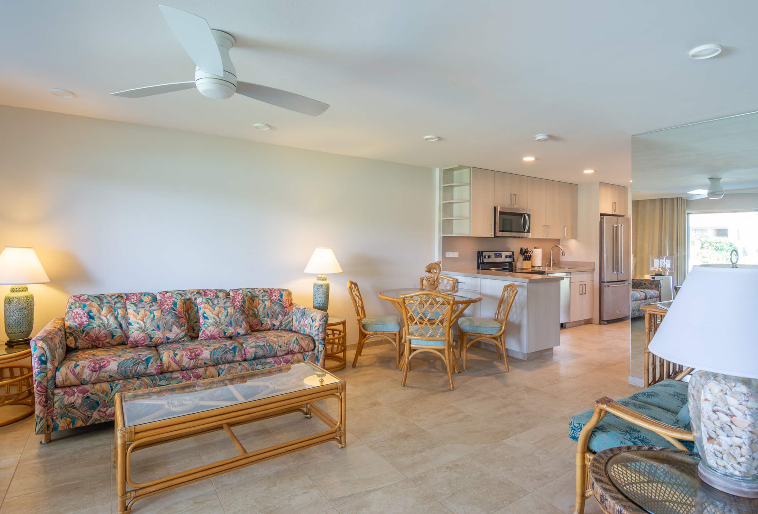 Hotel in Lahaina · ★4.75 · 1 bedroom · 2 beds · 1 private bath - Image 2