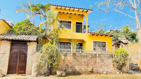 Macanudo Home stay, Full A/C 5 bedroom home.