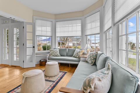 Luxurious Coastal Living