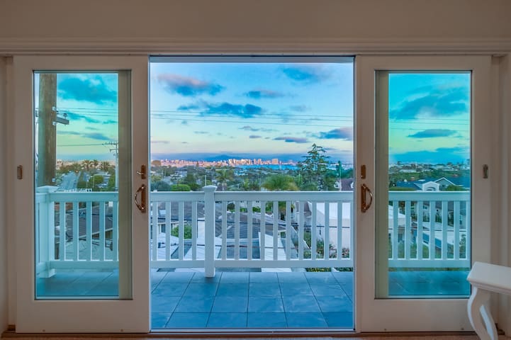 Point Loma Serenity -6BR/4BA Luxury w/ Views gallery image 4
