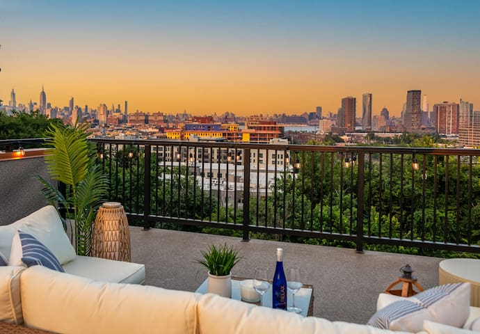 NYC Skyline Views | Modern Penthouse! Close to NYC