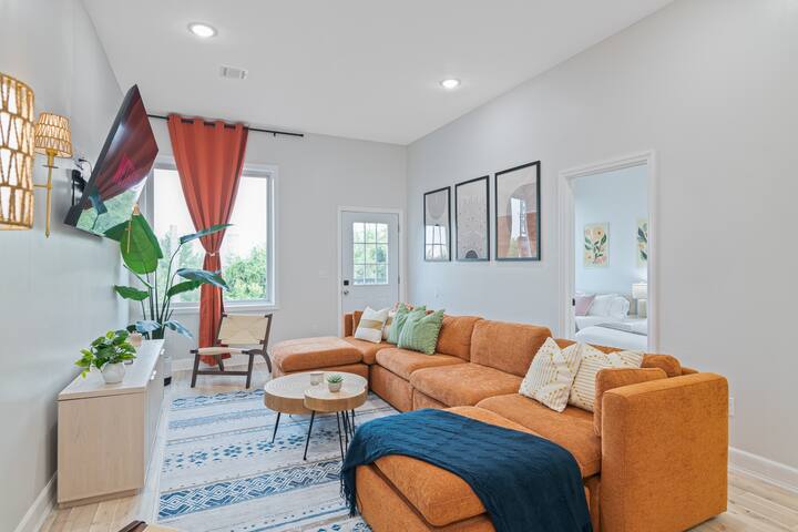 NYC Skyline Views | Modern Penthouse! Close to NYC gallery image 2