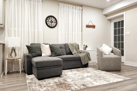 Top performing Airbnb: Private 2BR Suite -Parking | Laundry | Outlet mall in Milton