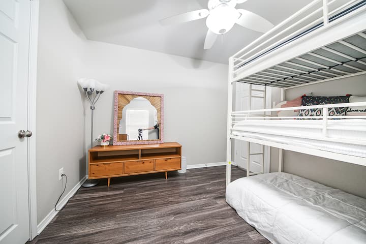 საძინებელი 3