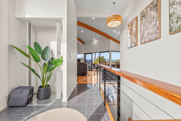 Tree Top Views – 4 Bedroom House gallery image 4