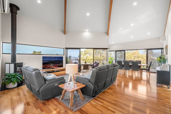 Tree Top Views – 4 Bedroom House gallery image 2