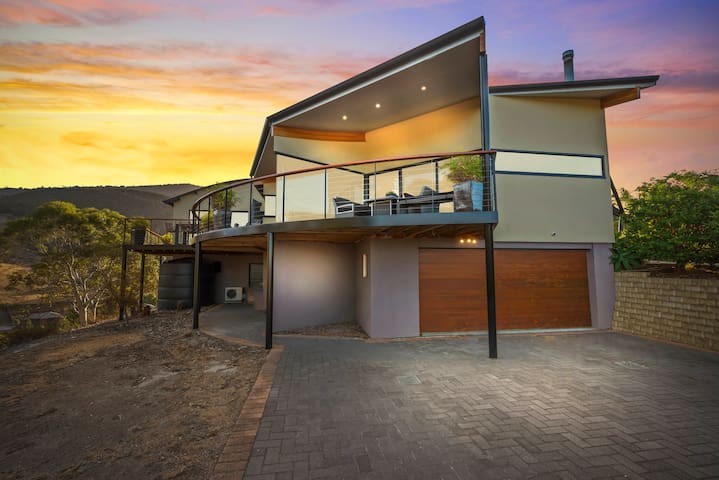 Tree Top Views – 4 Bedroom House