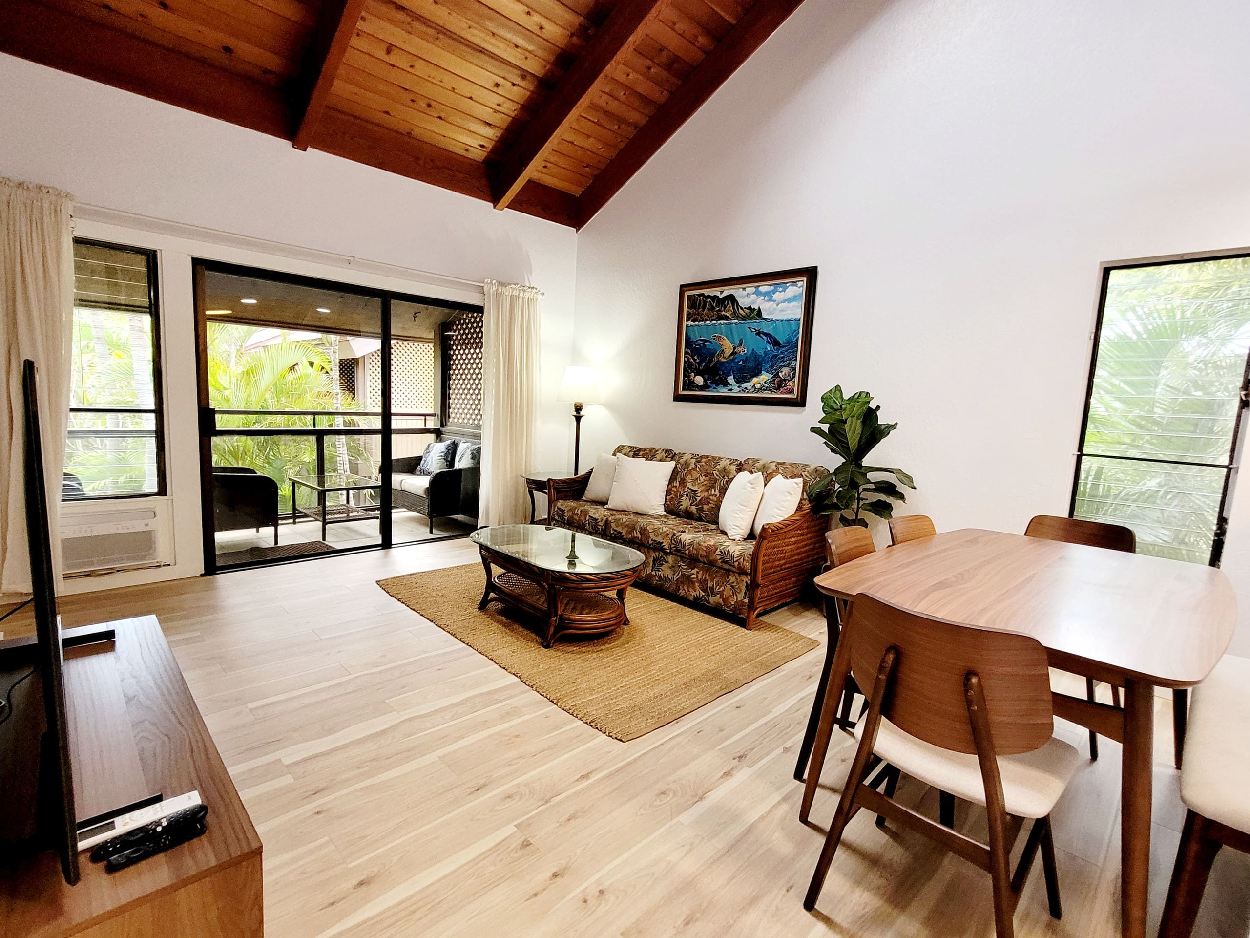 Newly Remodeled Tropical Resort - Image 3