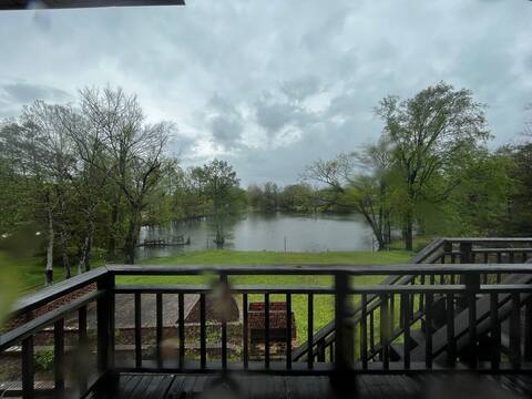 Southern Large Lake Front Custom Estate, Sleeps 16