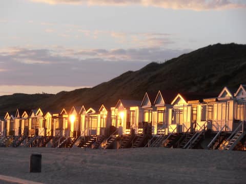 Top performing Airbnb: Beach house 180 near Elly Oostdijk in Dishoek