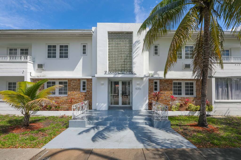 Historic Unit on Biscayne close to Design District