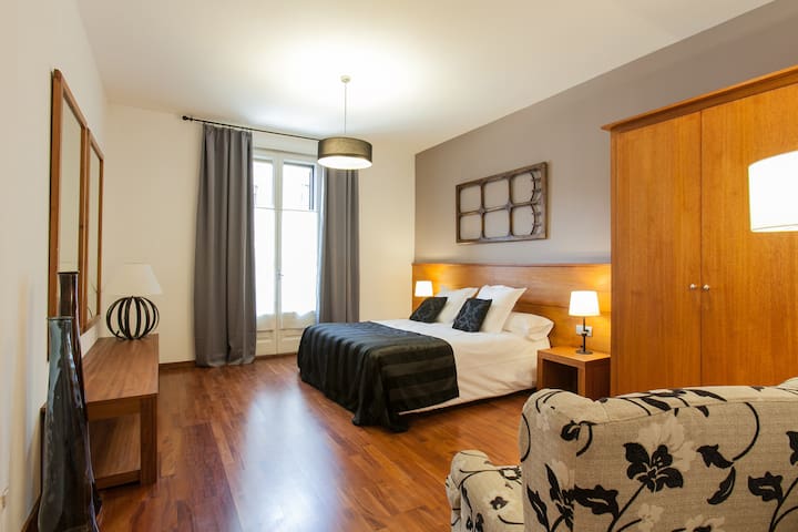 Serennia Deluxe 5 bedrooms apart gallery image 2