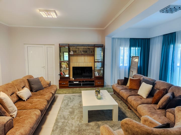 Experience Tranquil Opulence At Villa Levanda - Ksamil