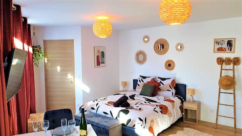 Bright cocoon studio – Train station – Air conditioning – Bike storage