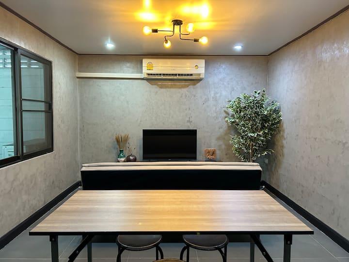 2-bedroom House With Garden, 20 Mins To Airport! - Lat Krabang