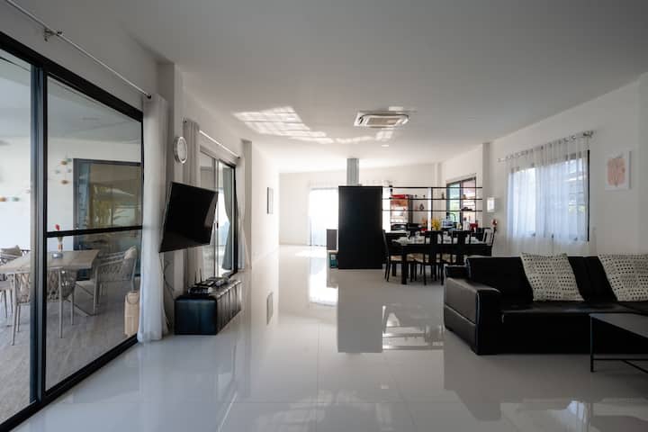 Villa Aura - Private Pool Villa 3br En-suite King - Chiang Mai